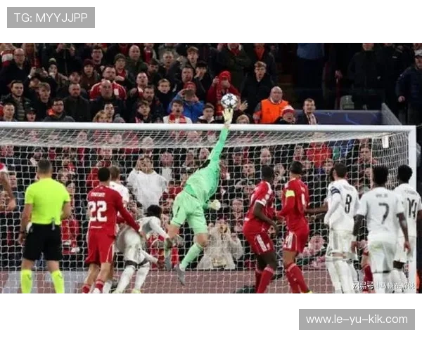 库尔图瓦极限门线救险，上演堪比神话的关键一扑