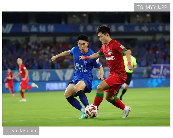 中超新赛季引热议：豪门引援动作频频，新星崛起遭遇机遇与挑战