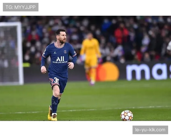 梅西与C罗同场竞技引爆全球热议，状态回暖点燃球迷期待