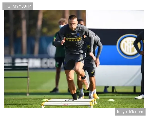 什克里尼亚尔展现卓越防守能力，持续提升球队后防线竞争力